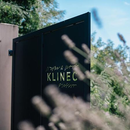 Klinec Plesivo Art Rooms Dobrovo Exterior photo